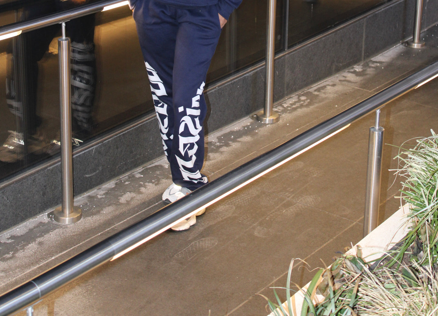 Midnight Navy Mazier Sweatpants
